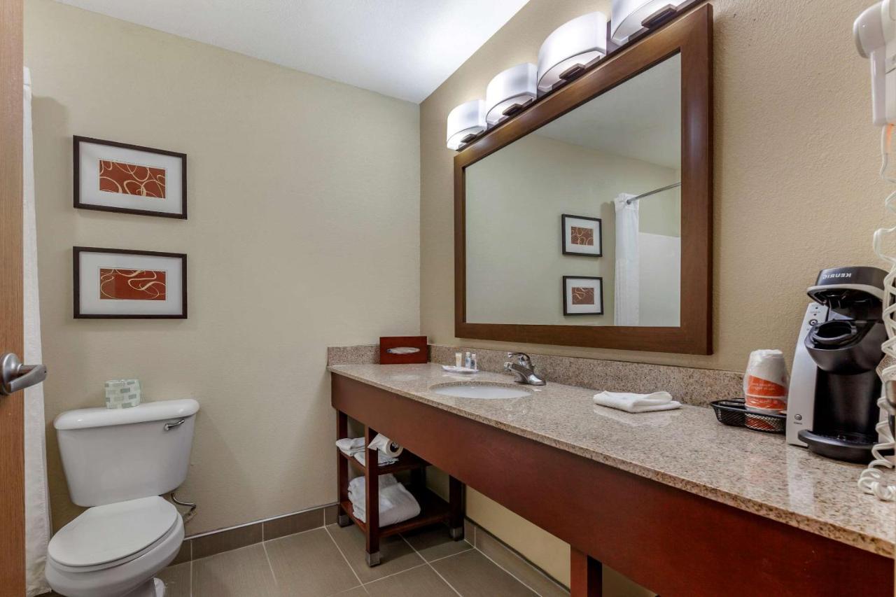 Comfort Suites Delavan - Lake Geneva Area מראה חיצוני תמונה