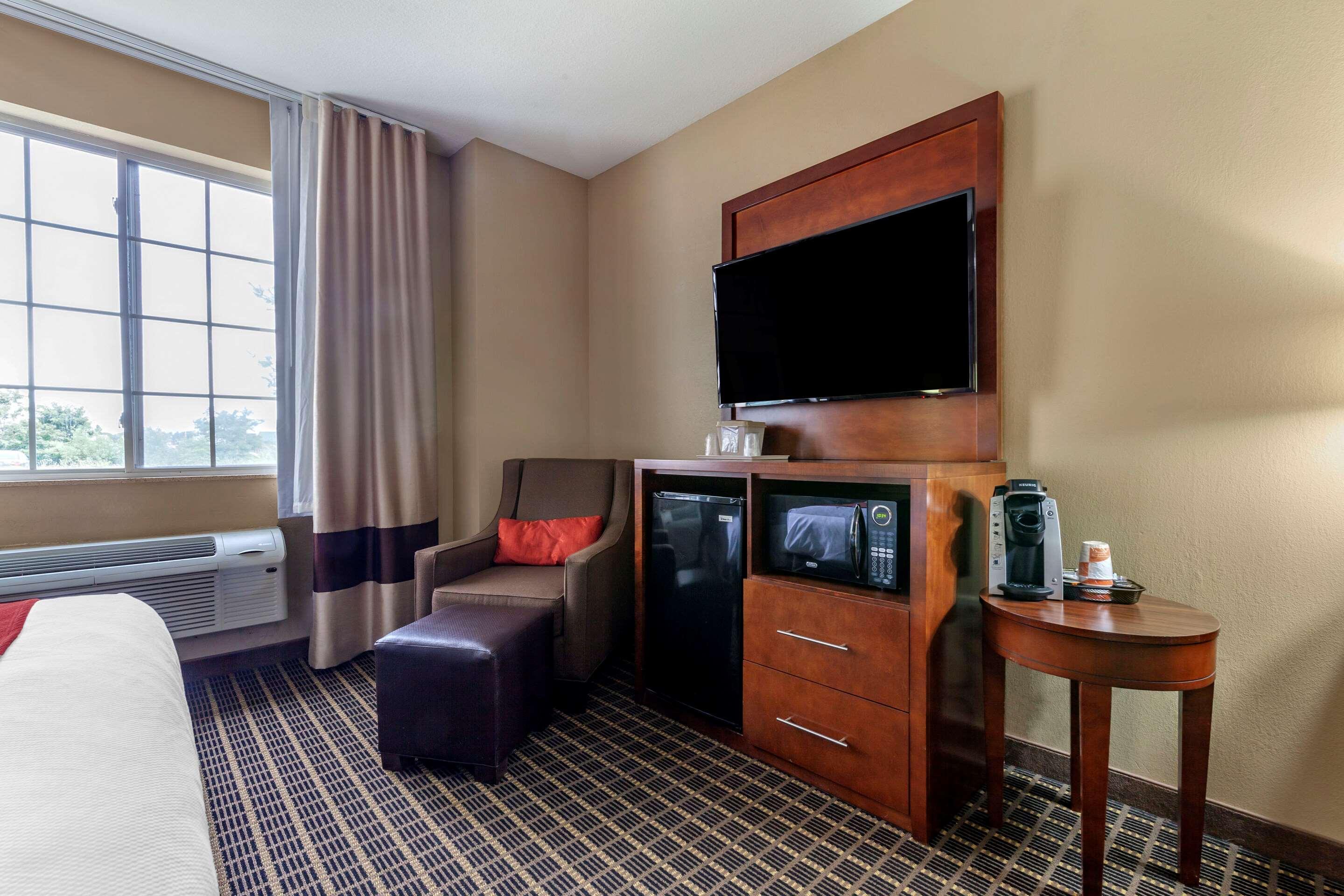 Comfort Suites Delavan - Lake Geneva Area מראה חיצוני תמונה
