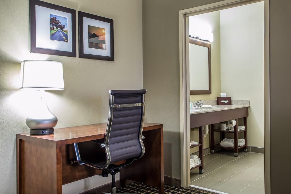 Comfort Suites Delavan - Lake Geneva Area מראה חיצוני תמונה