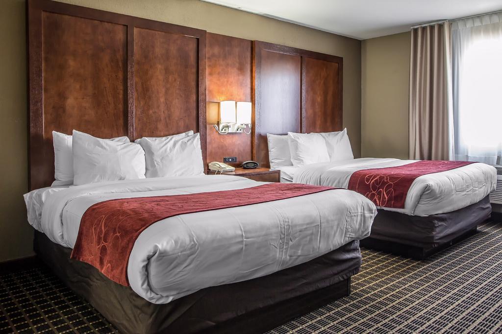 Comfort Suites Delavan - Lake Geneva Area מראה חיצוני תמונה