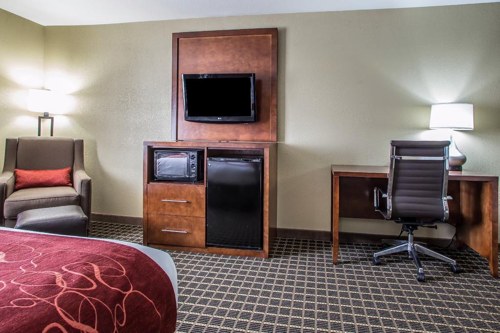 Comfort Suites Delavan - Lake Geneva Area מראה חיצוני תמונה