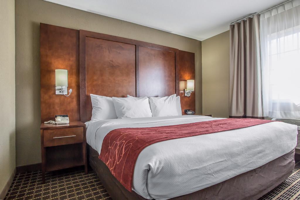 Comfort Suites Delavan - Lake Geneva Area מראה חיצוני תמונה