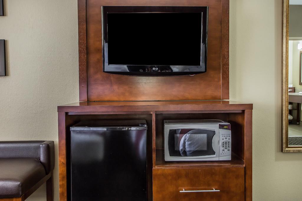 Comfort Suites Delavan - Lake Geneva Area מראה חיצוני תמונה